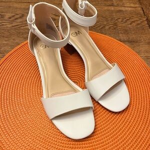 Chelsea Moreland Block Heels Size 7